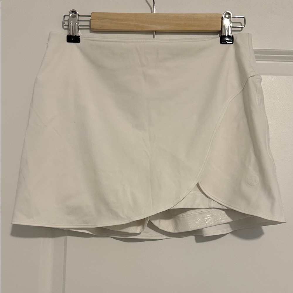 Lululemon Women's White Skort